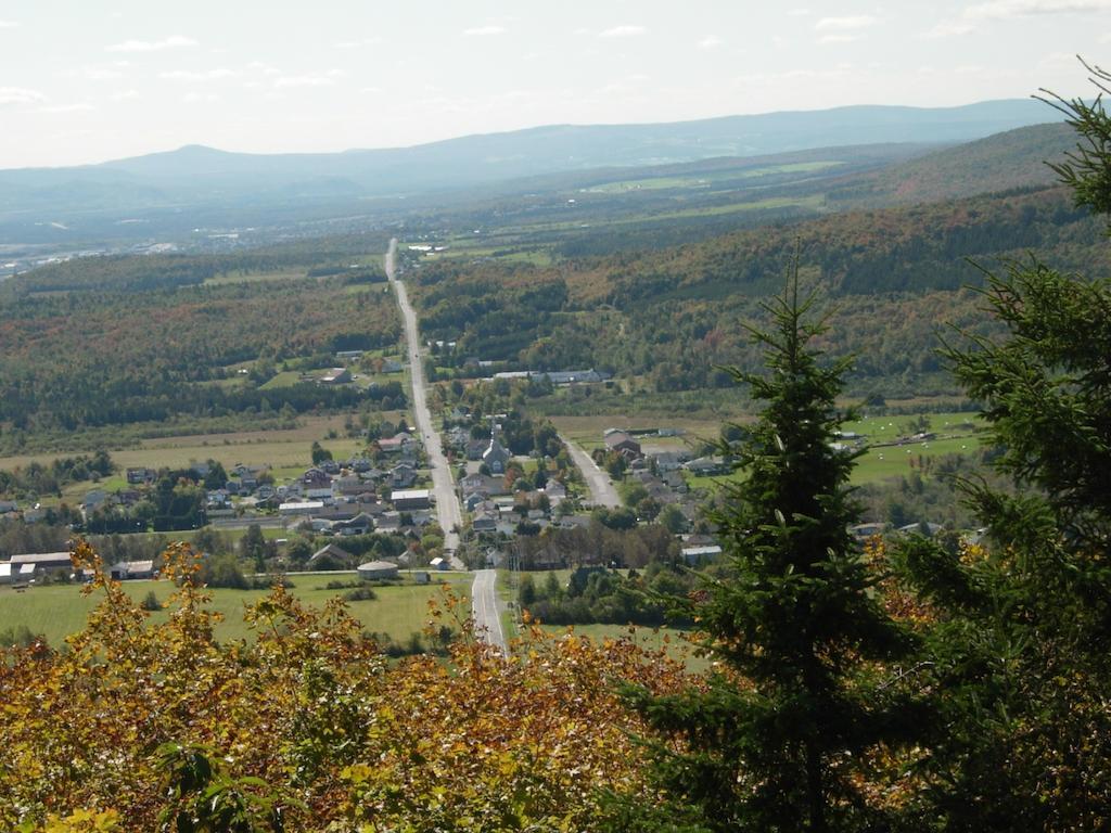 Le Gite Ambrelane Thetford Mines Eksteriør bilde